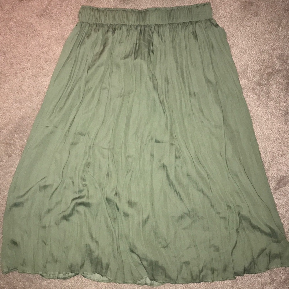 Sage Green pleated midi Skirt